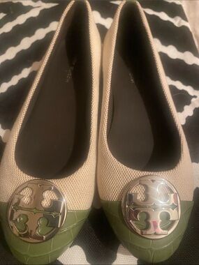 Tory Burch Beige and Olive Green Logo Ballet Flats